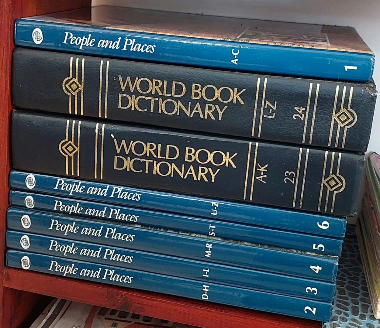 World Book Encyclopedia Complete Set - Hardcover thumbnail 2