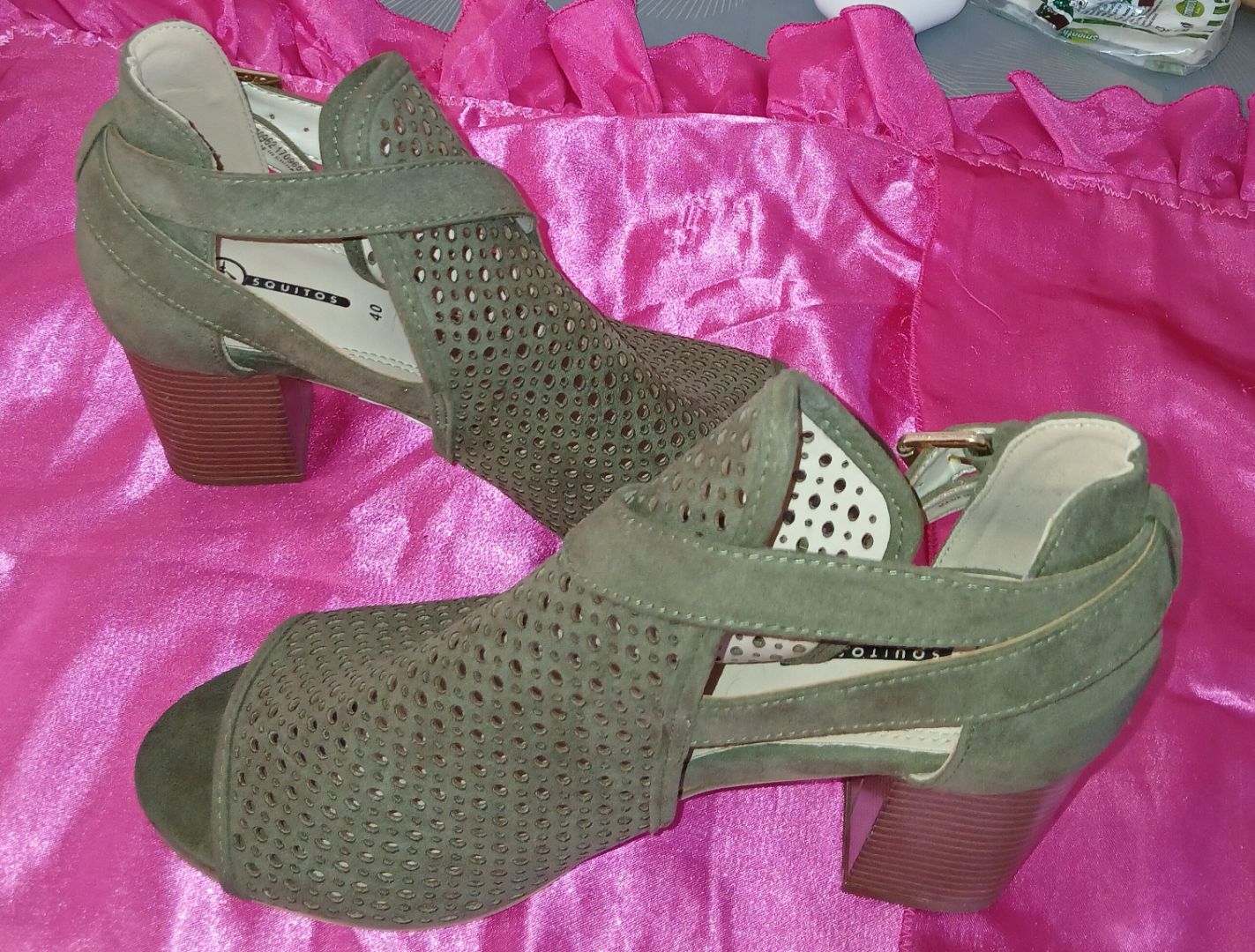 Squitos Green Heels Size 40 - Image 1 of 1