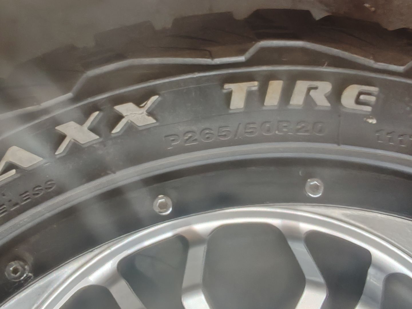 Sumaxx All-Terrain P265/50R20 Tyres with Rims thumbnail 3