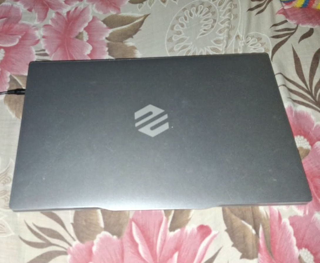 Zentium ZtL Laptop thumbnail 2