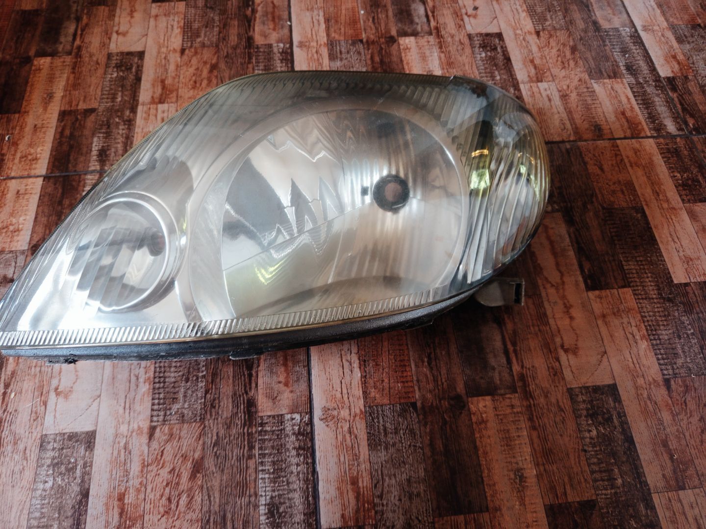 Toyota Corolla NZE121 Passenger Side Headlight thumbnail 2