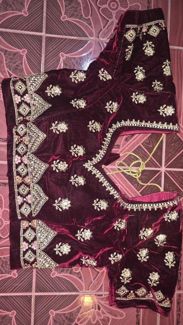 Dark red Velvet Bridal Lehenga Set Size 2xl thumbnail 3