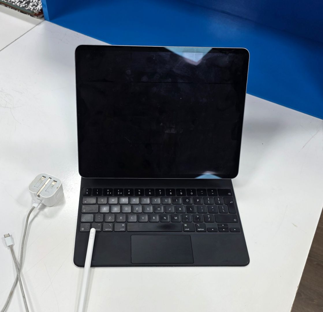 Apple iPad Pro with Magic Keyboard and Apple Pencil thumbnail 2