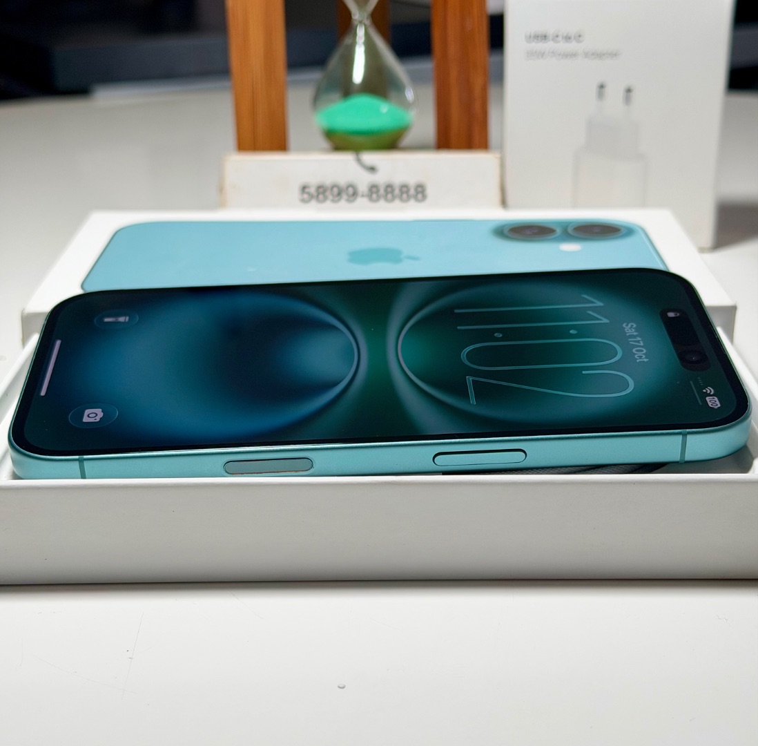 iPhone 16 128GB Teal thumbnail 2