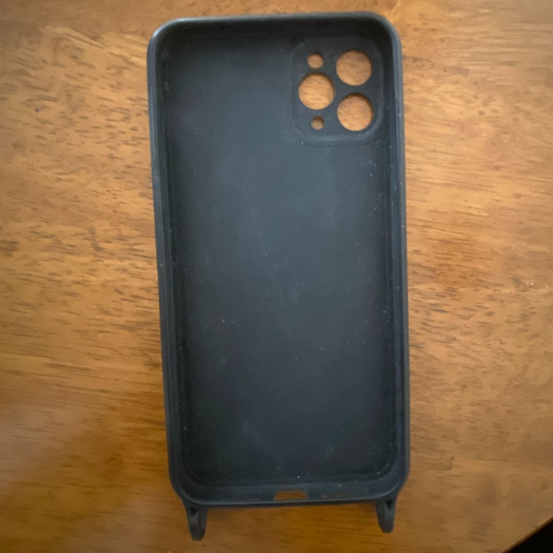 Kover proteksion pou iPhone 11 Pro Max Nwar thumbnail 2