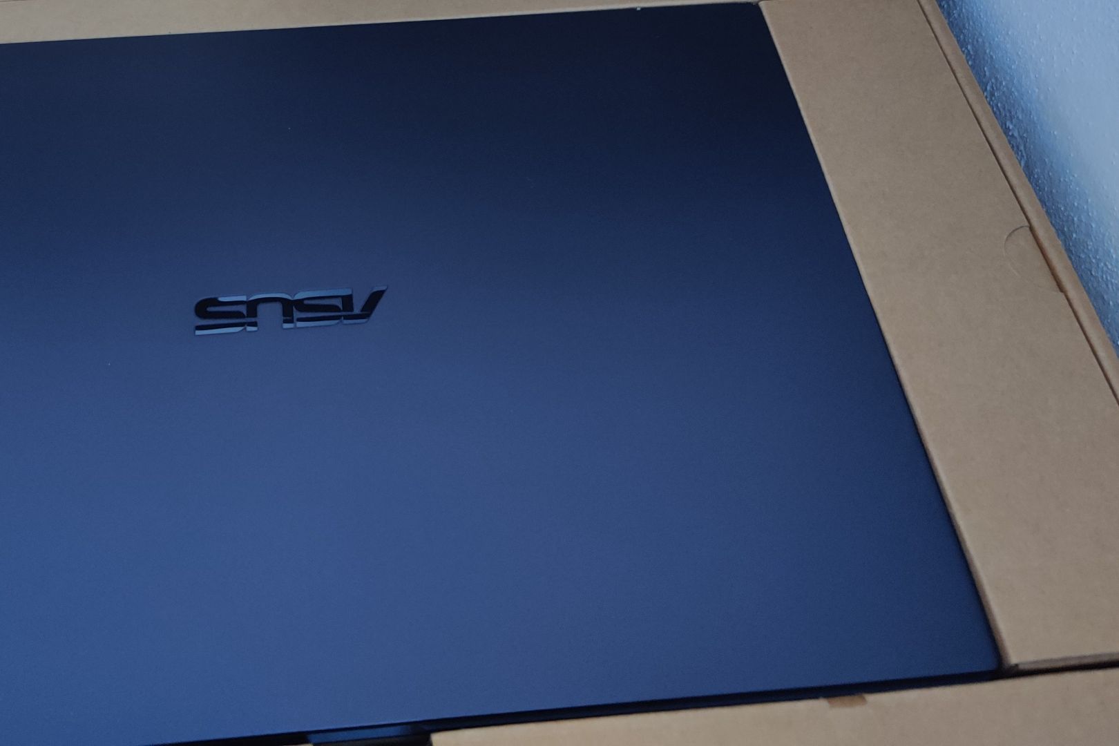 ASUS ExpertBook Ryzen 3 12GB 512GB SSD thumbnail 2
