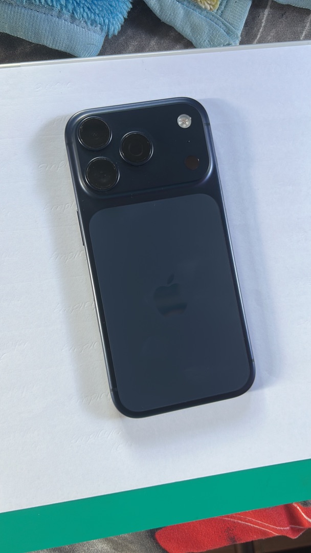 Apple iPhone 17 Pro 256GB Black thumbnail 2