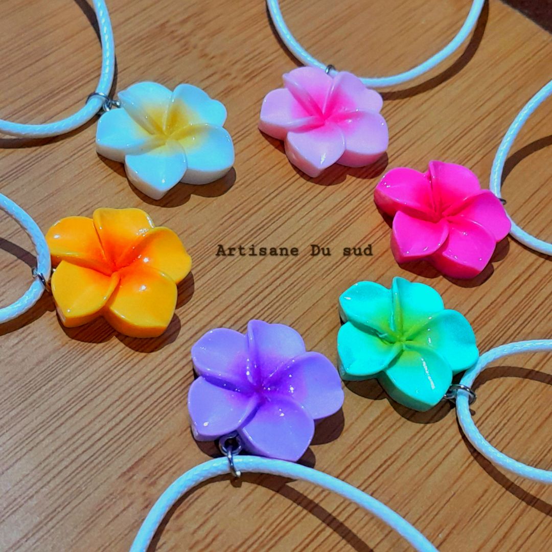 Artisane Du Sud Plumeria Flower Necklace