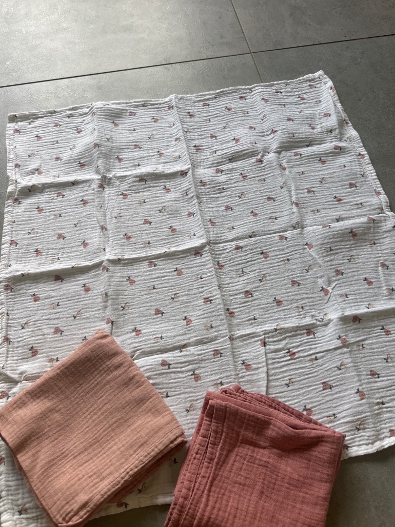 Lot of 3 Kiabi Muslin Baby Swaddles thumbnail 3