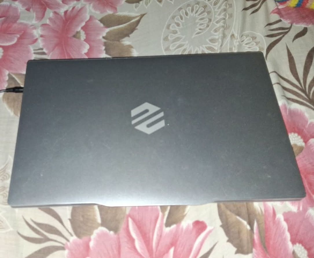 Zentium ZTL-140 14" Laptop 8GB RAM 256GB SSD Silver thumbnail 3