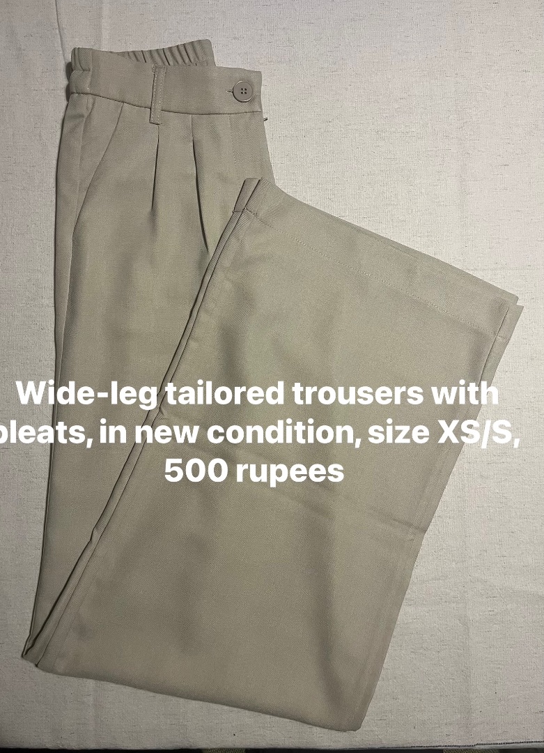Beige Wide-Leg Pleated Trousers Size S