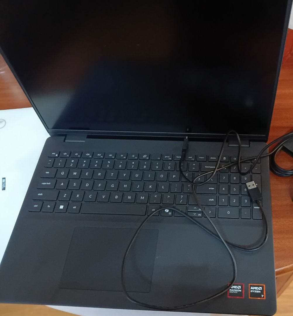 Dell Laptop AMD Ryzen 7 Black