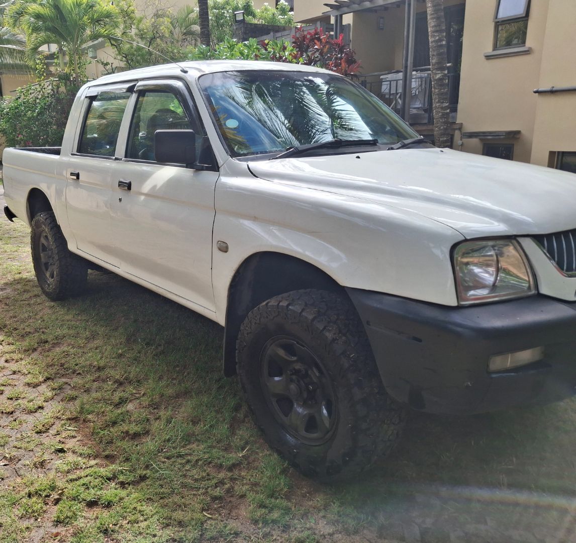 Mitsubishi L200 2006 4x4 Manual thumbnail 4