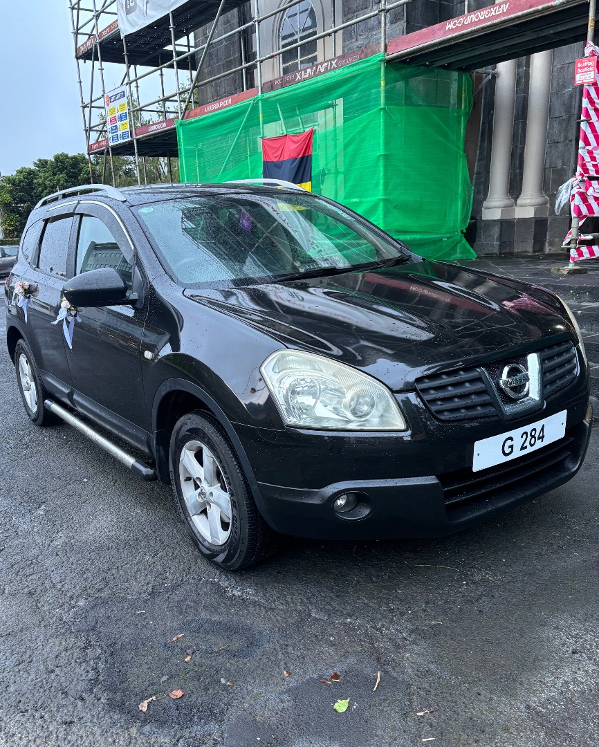 Nissan Qashqai+2 2009 2.0L Automatic - Image 1 of 1