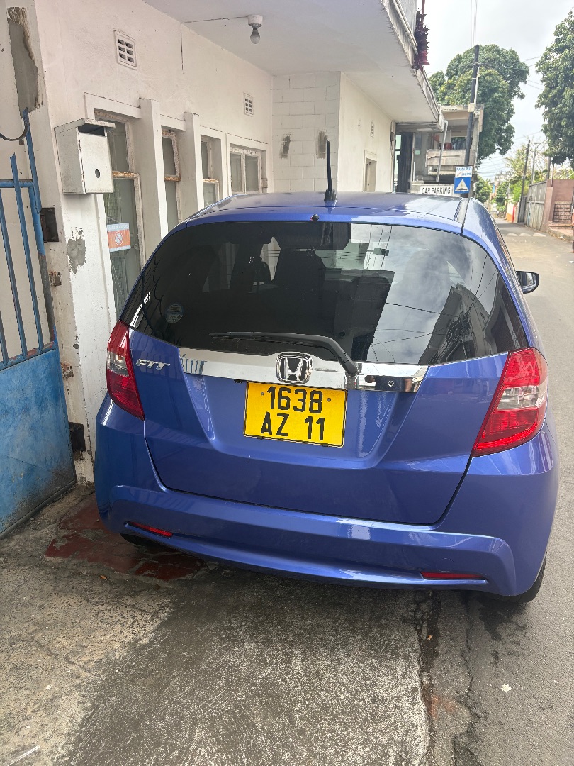 Honda Fit 2011 1.3L Automatic thumbnail 3