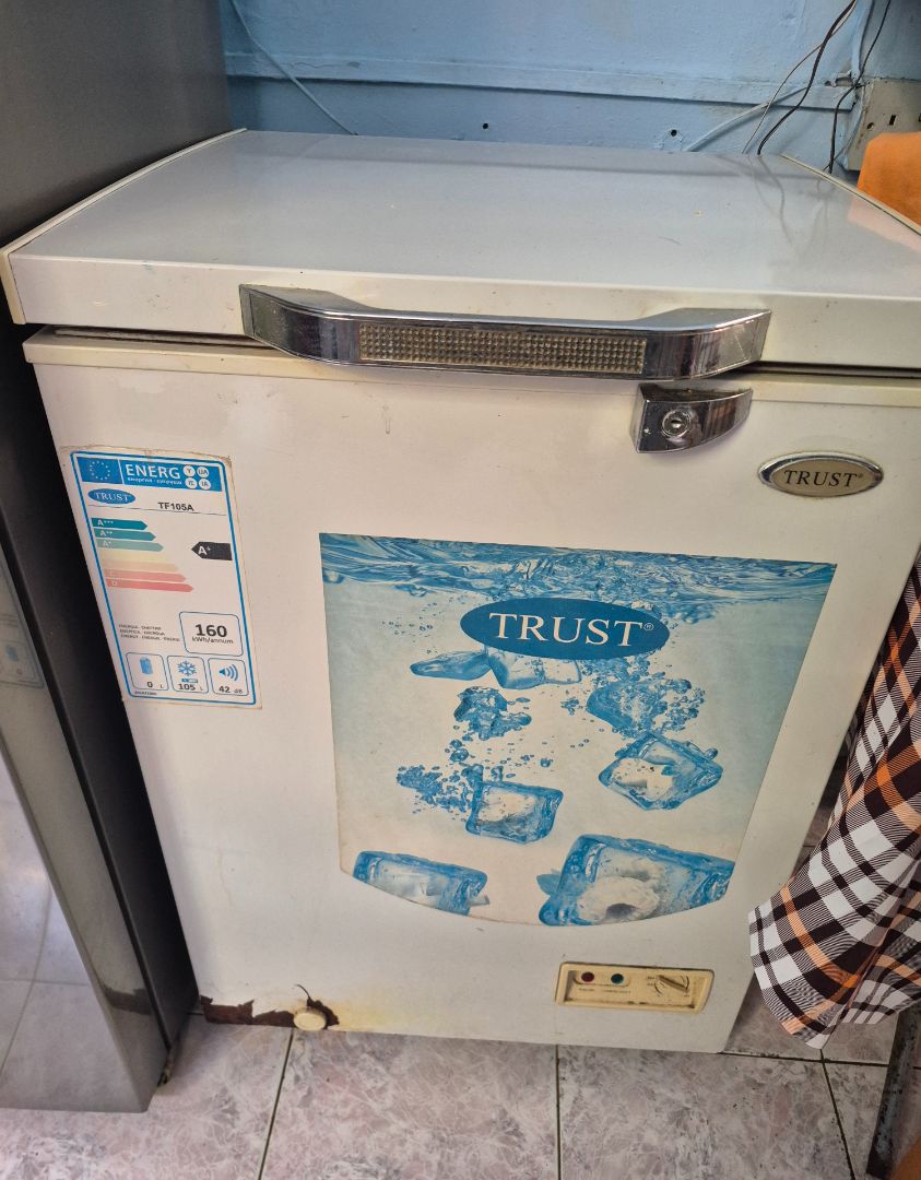 TRUST TF105A Chest Freezer White