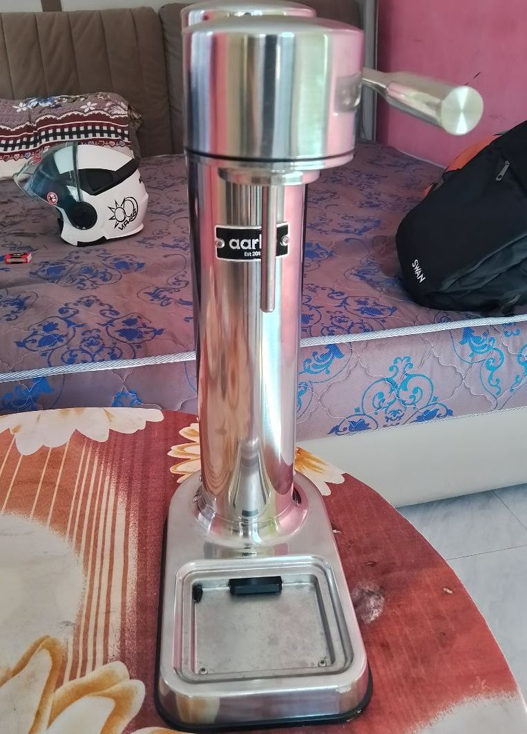 Make your own fizzy drinks at home without using electricity - Image 1 of 4