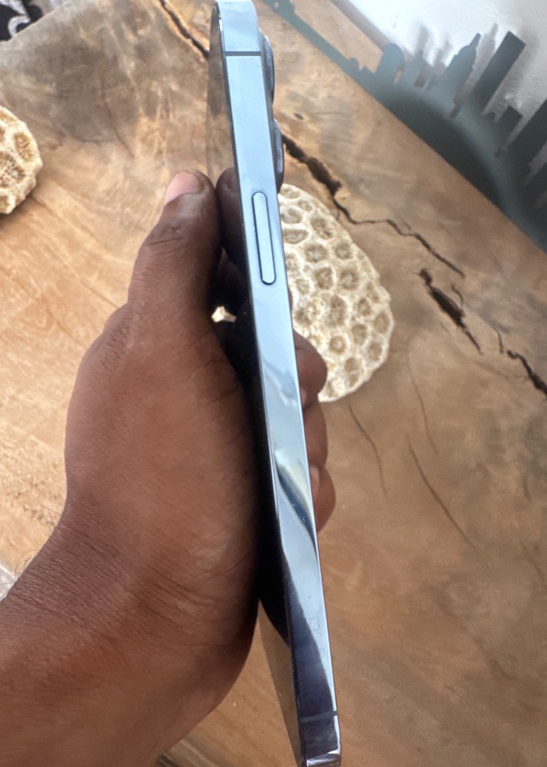 Apple iPhone 13 Pro Max 128GB Sierra Blue thumbnail 4