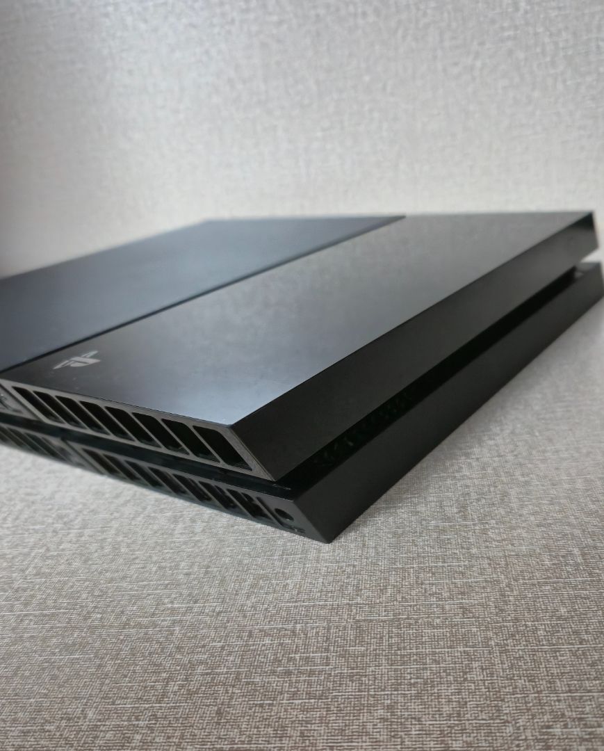 Sony PlayStation 4 500GB Black thumbnail 3