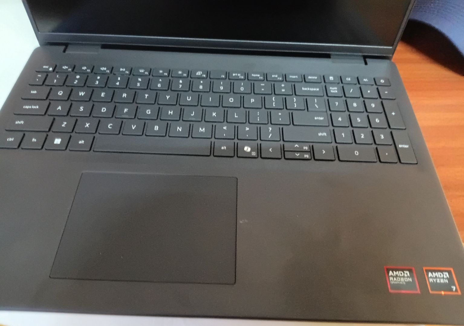 Dell Laptop AMD Ryzen 7