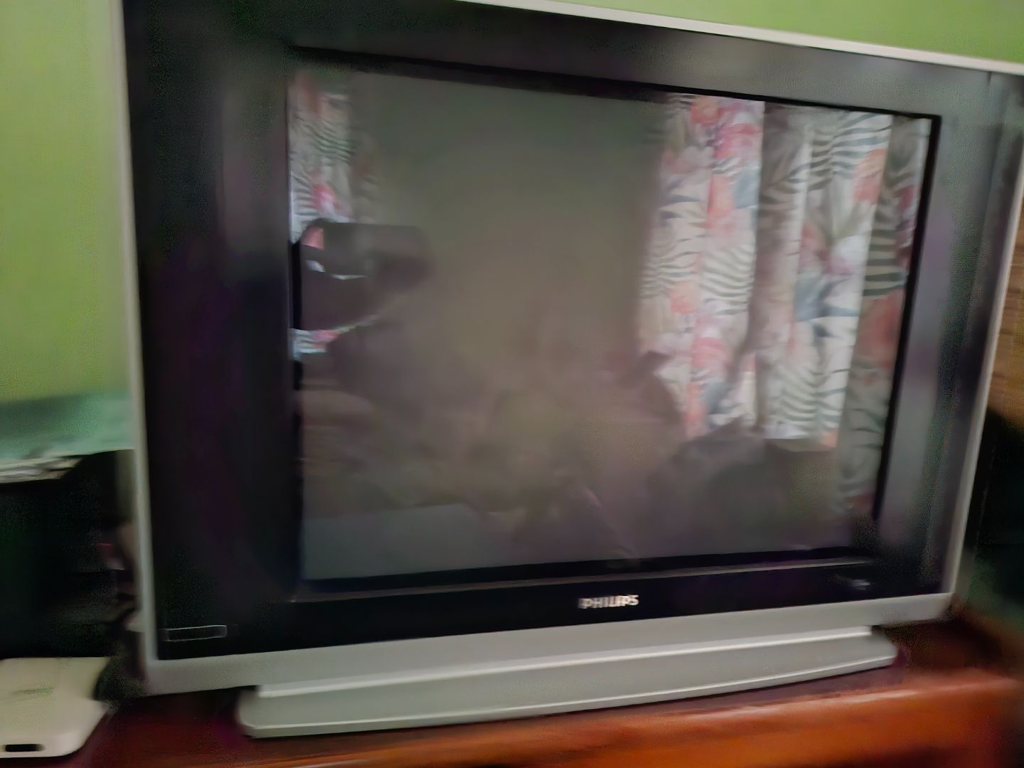 Philips CRT TV thumbnail 2