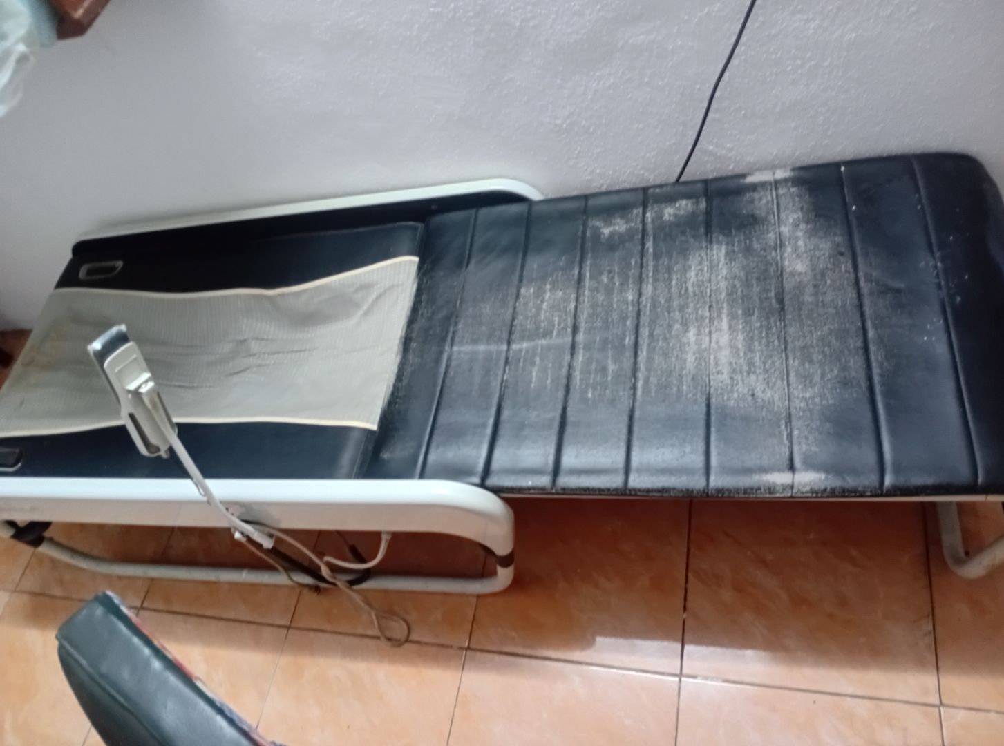 Ceragem Master V3 Thermal Massage Bed Black White - Image 1 of 1