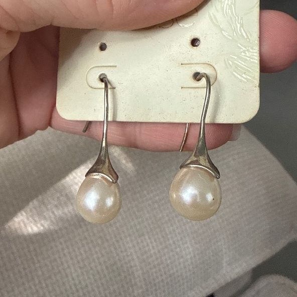 Elegant Silver Tone Drop Earrings with Cream Pearls