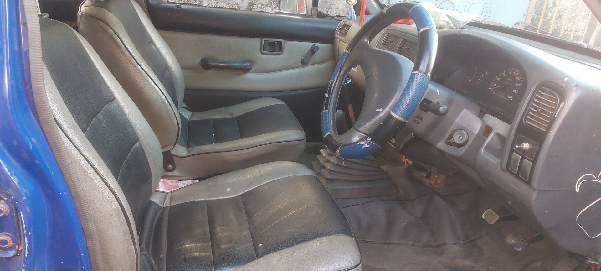 Nissan Hardbody 1996 2.7L Manual thumbnail 3