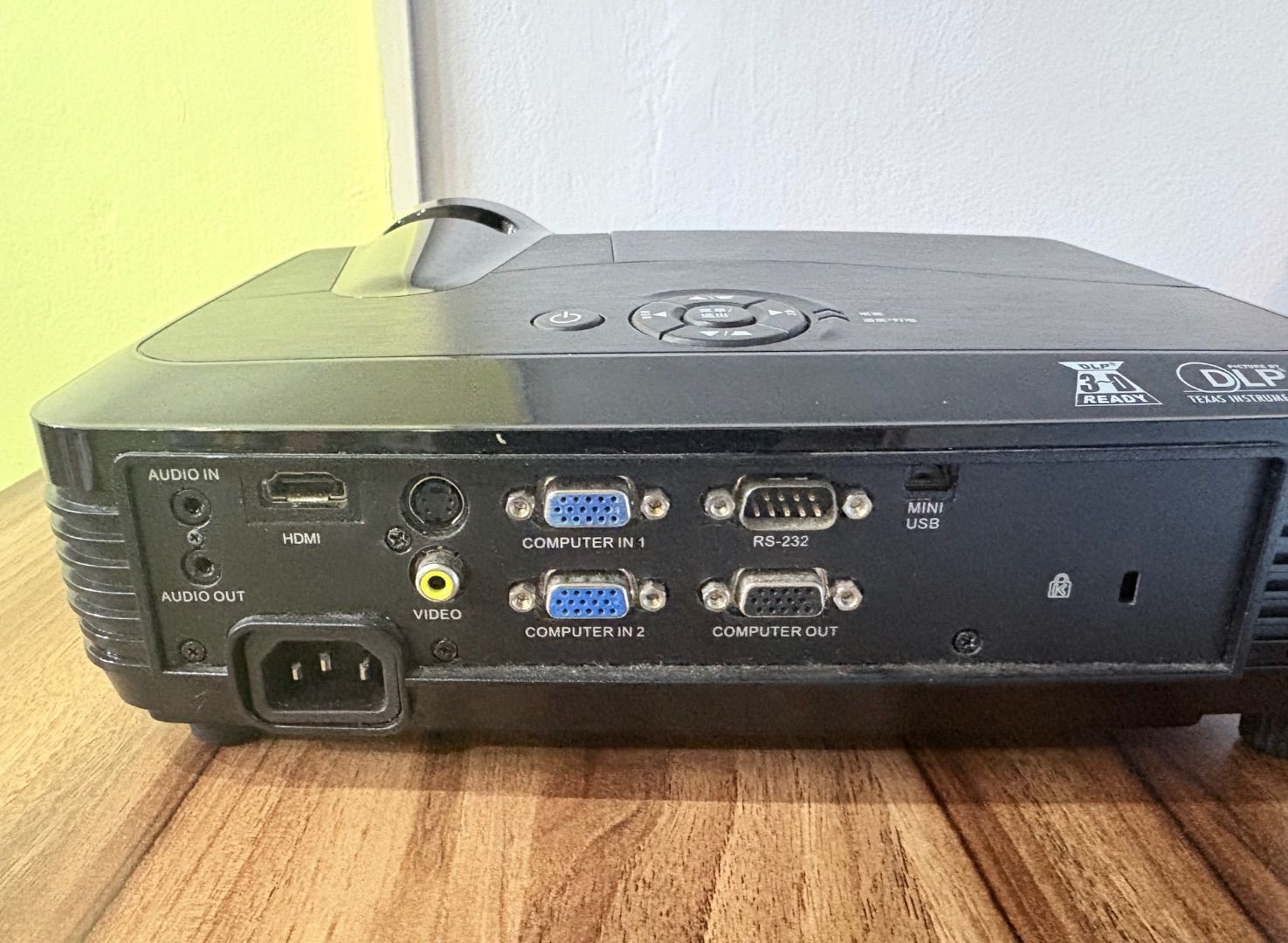 DLP 3D Ready Projector - Low Usage (9 Hours)
