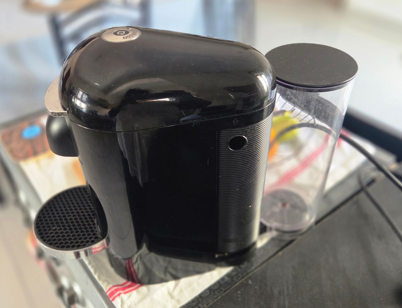 Nespresso Vertuo Coffee Machine Black thumbnail 2