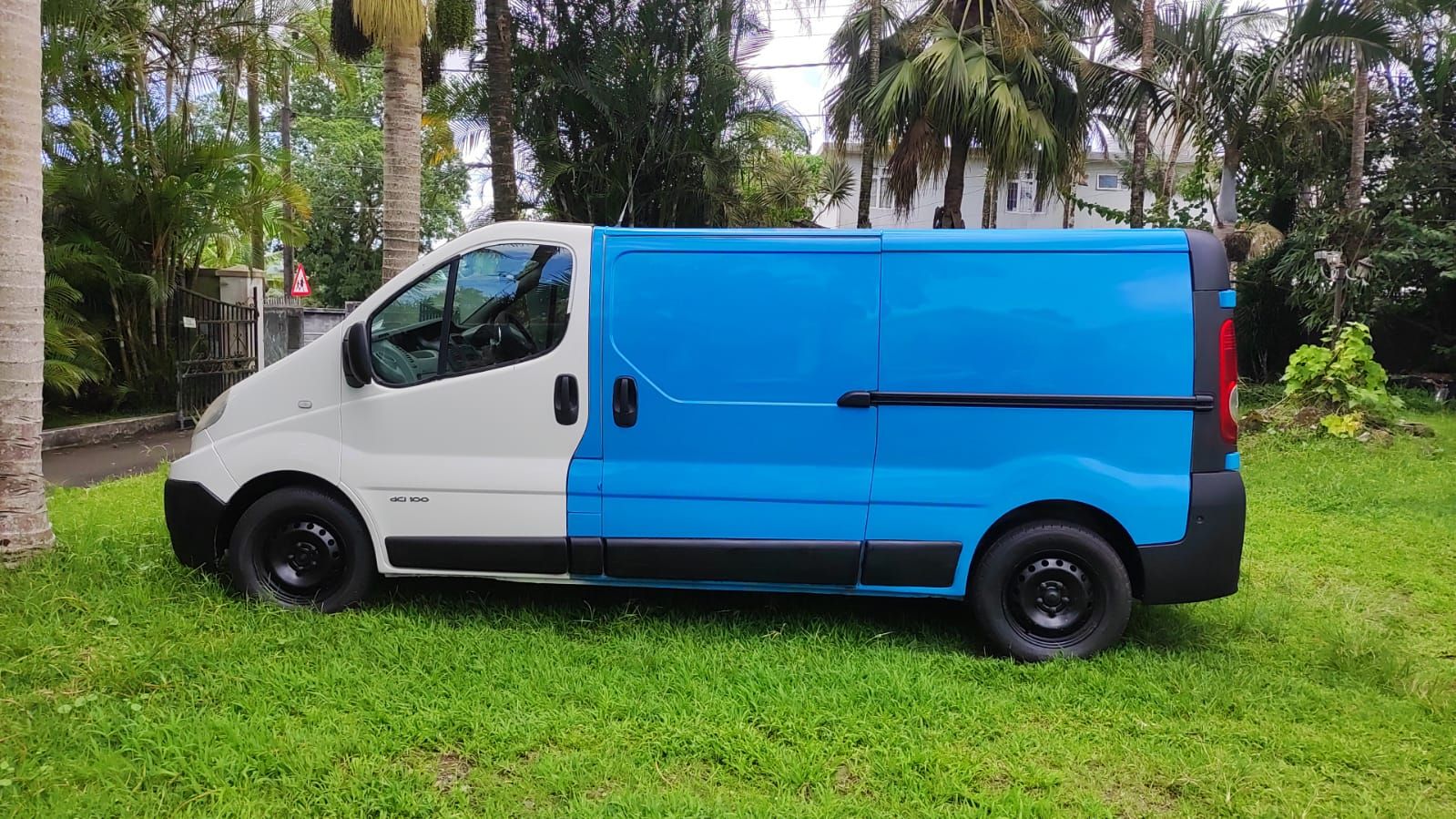 Renault Trafic Van thumbnail 3