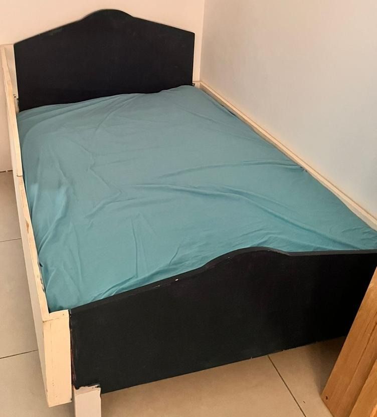 Toddler Bed With Mattress Black And White 150x110cm - Image 1 of 2