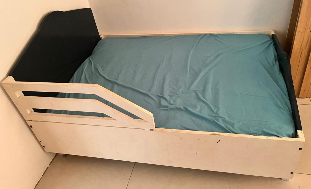 Toddler Bed With Mattress Black And White 150x110cm thumbnail 2