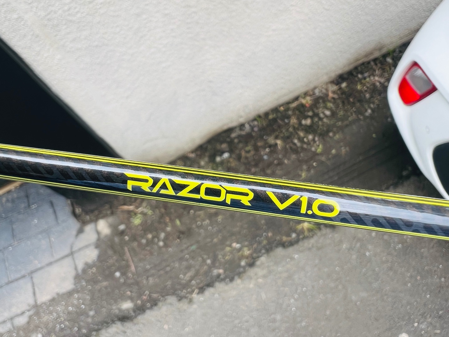 Carlton Razor V1.0 Badminton Racket thumbnail 7