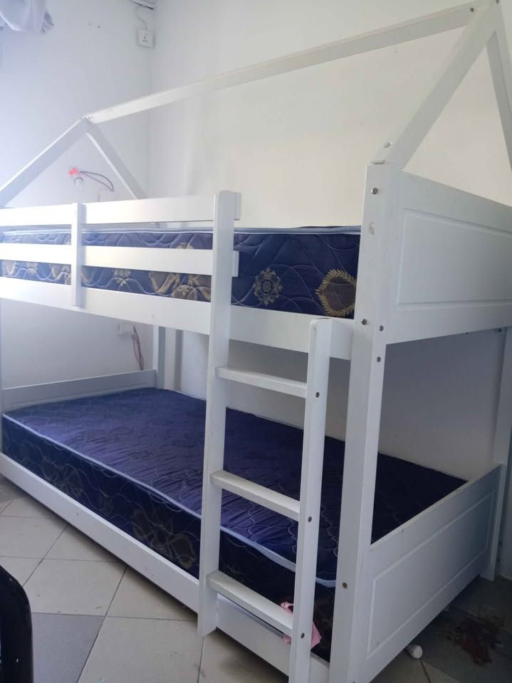 White House-Style Bunk Bed with Mattresses thumbnail 2