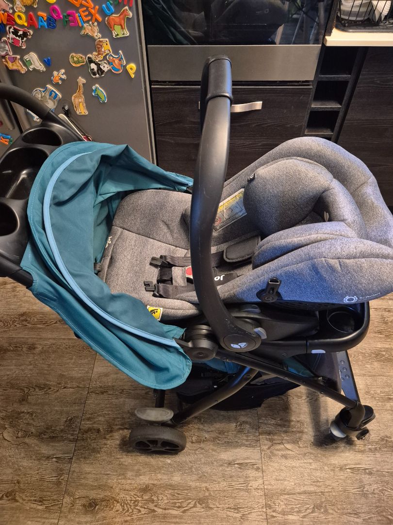 JOIE Stroller and Car Seat with Isofix Base thumbnail 6