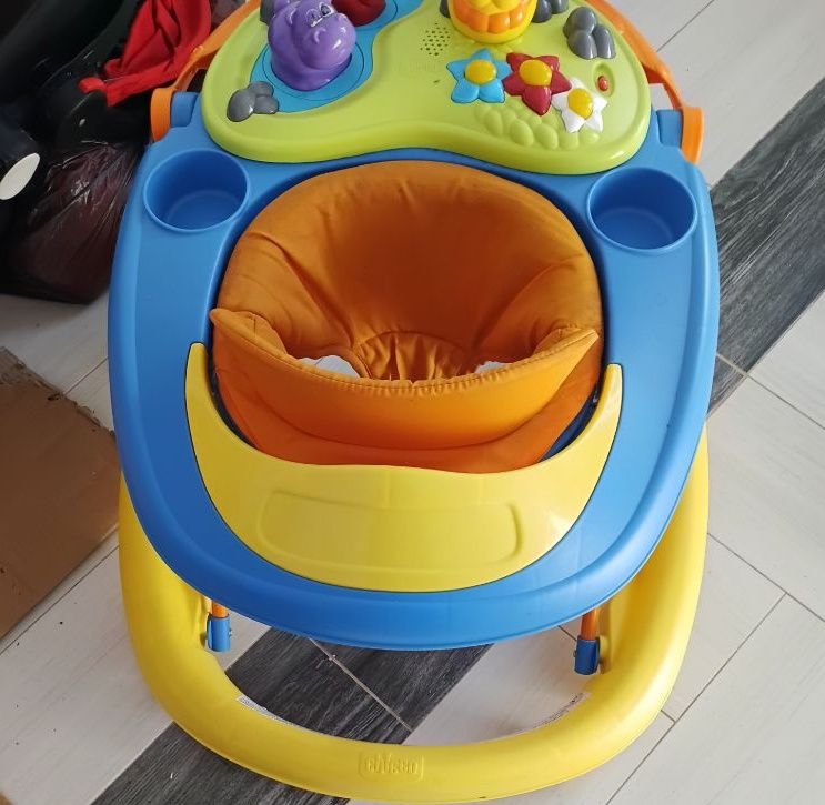 Chicco Baby Walker Multicolor