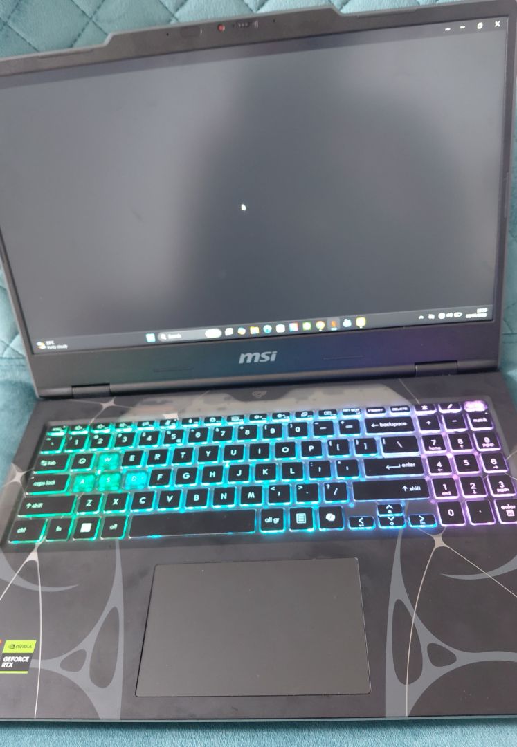MSI Cyborg A15 AI RTX 5060 512GB Black thumbnail 2