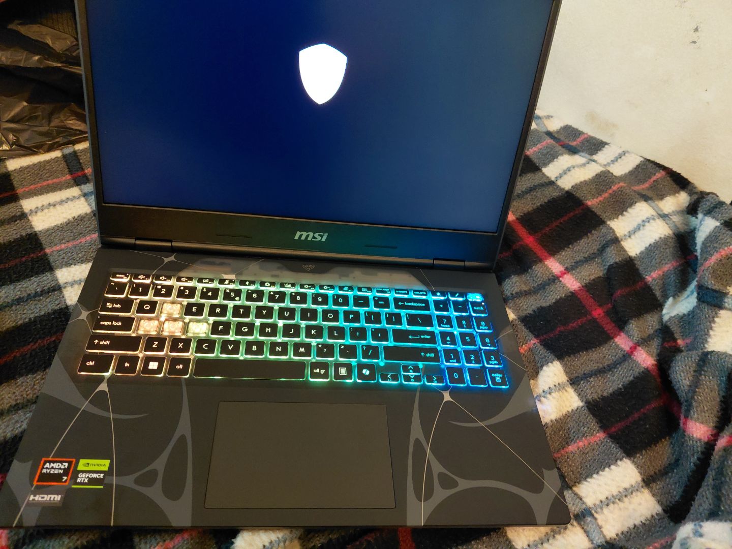 MSI Cyborg A15 AI RTX 5060 512GB Black thumbnail 3