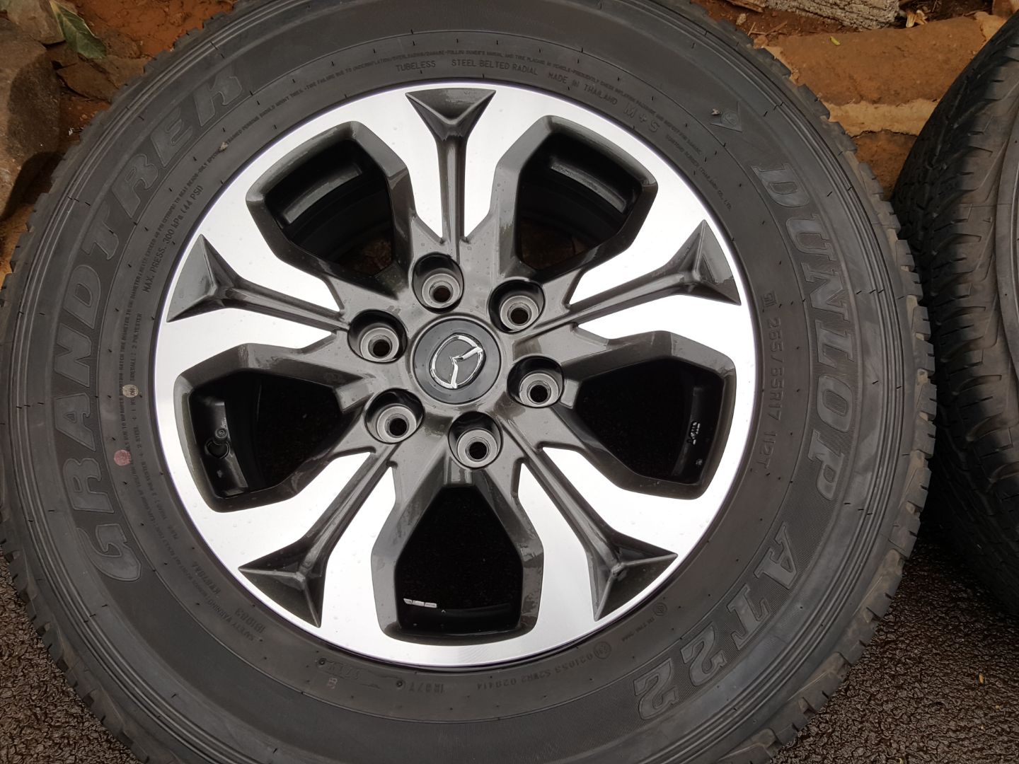 Set of 4 Mazda 17-inch Alloy Wheels with Dunlop Tyres thumbnail 3