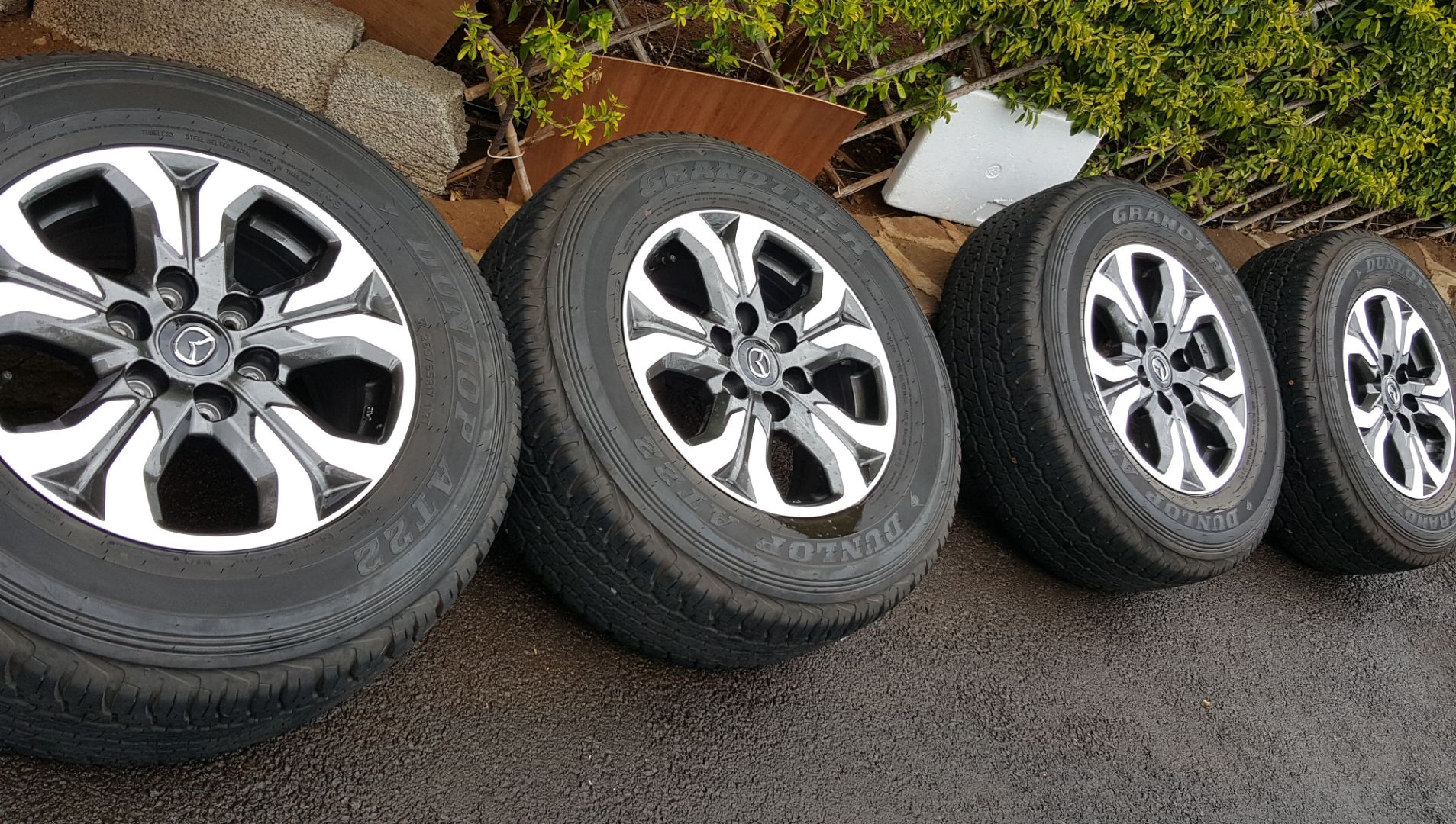 Set of 4 Mazda 17-inch Alloy Wheels with Dunlop Tyres thumbnail 4