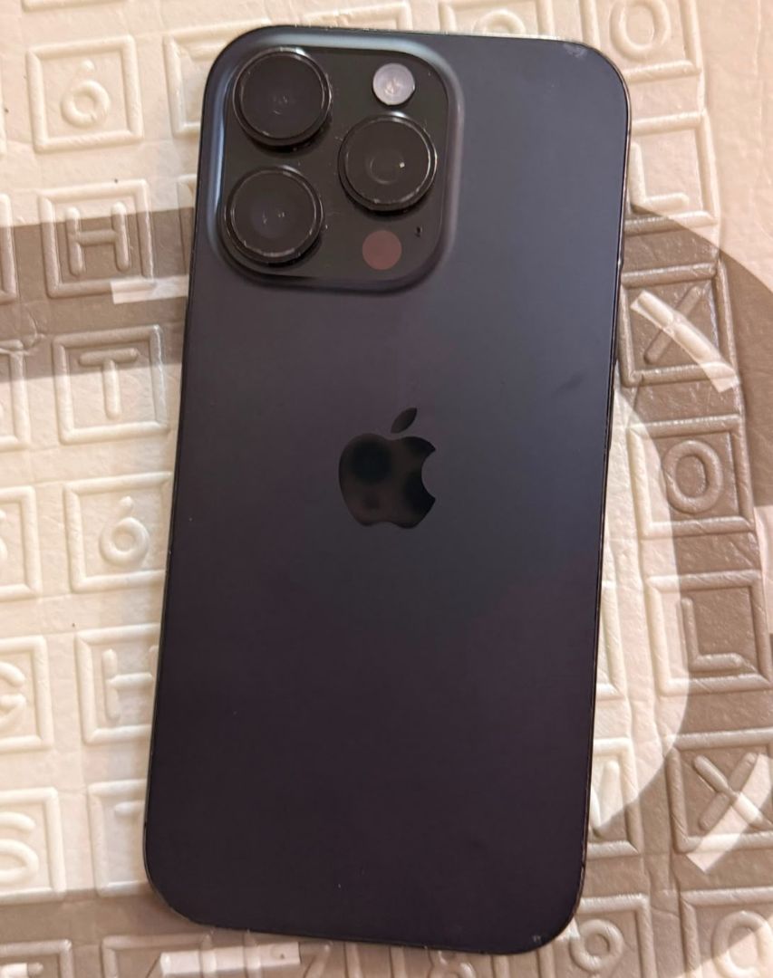 Apple iPhone 16 Pro 128GB Black - Image 1 of 4