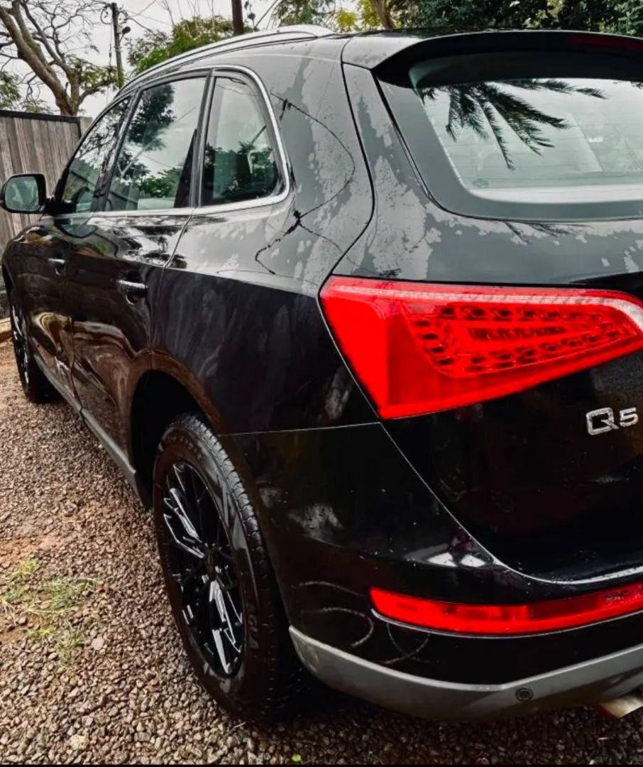 Audi Q5 2010 2.0L Automatic thumbnail 3