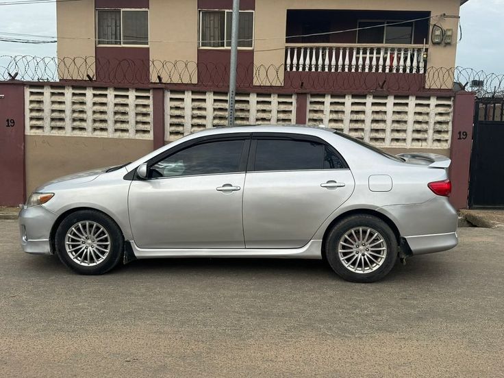 Toyota Corolla Rental thumbnail 4