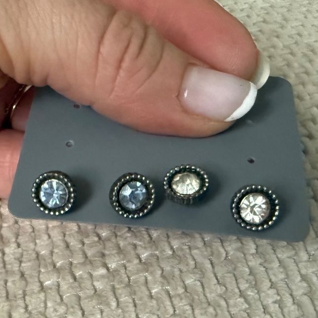 Set of 2 Pairs of Stud Earrings with Blue and Clear Stones