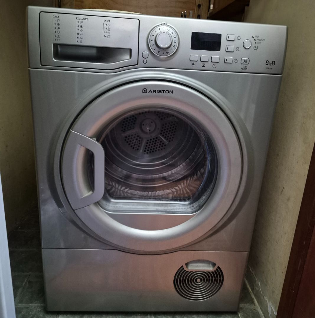 Ariston TCF 87B 9kg Tumble Dryer Silver
