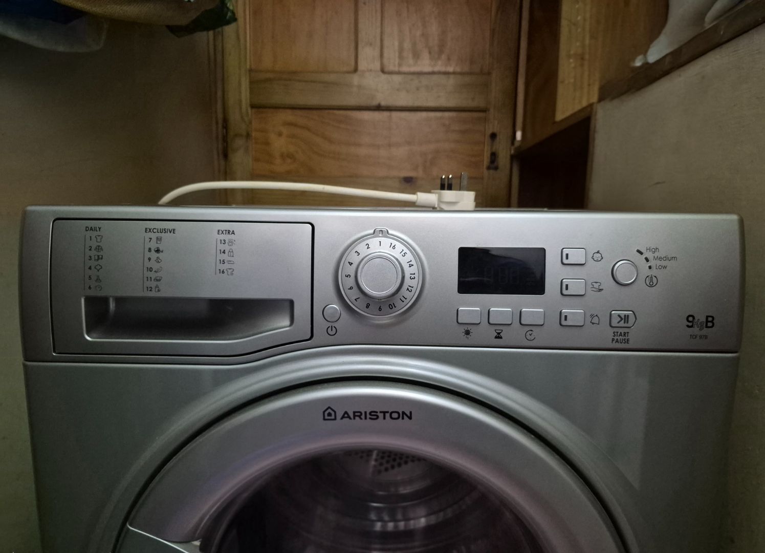Ariston TCF 87B 9kg Tumble Dryer Silver thumbnail 2