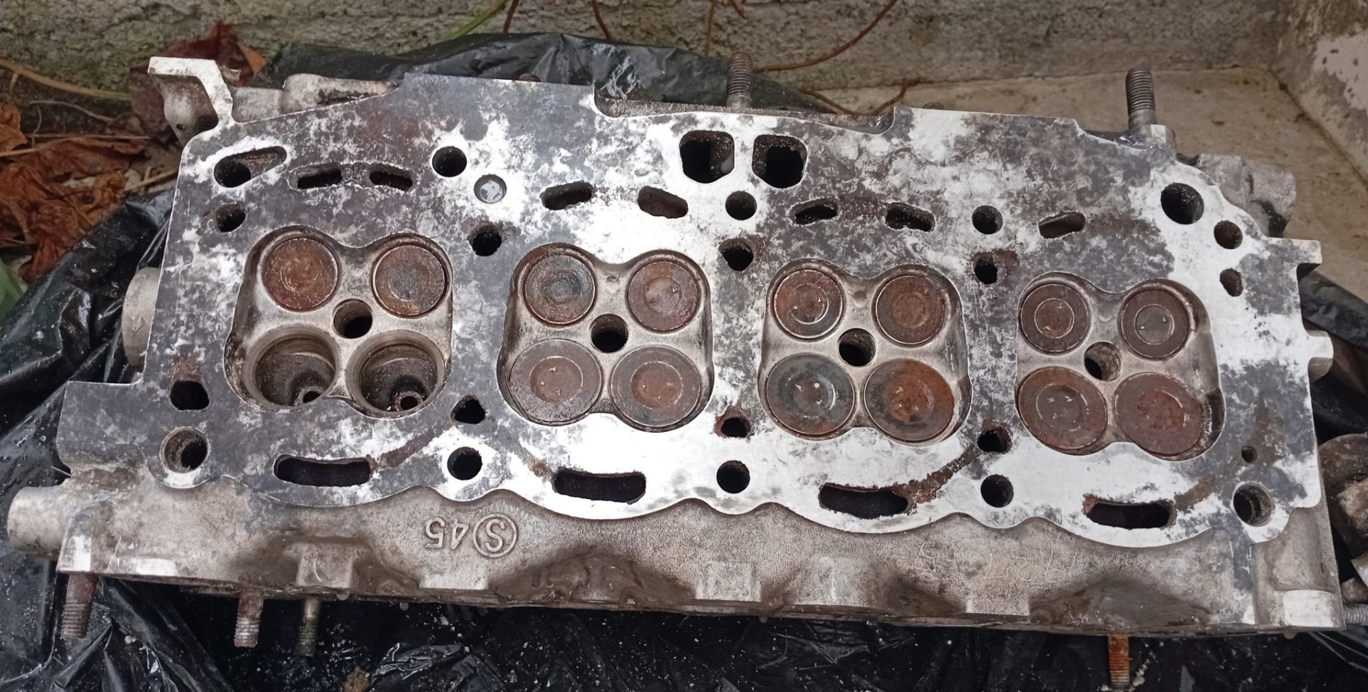 Used Cylinder Head S45 thumbnail 2