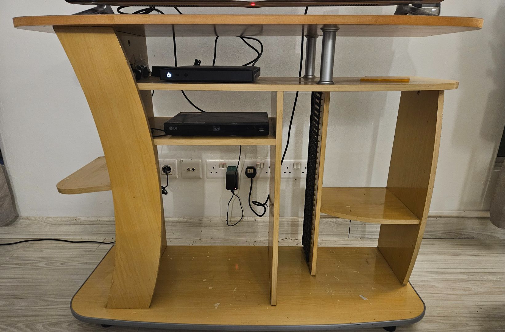 Wooden TV Stand with Shelving - Image 1 of 1