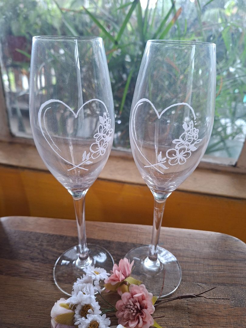 Custom Engraved Glass Drinkware Set thumbnail 6